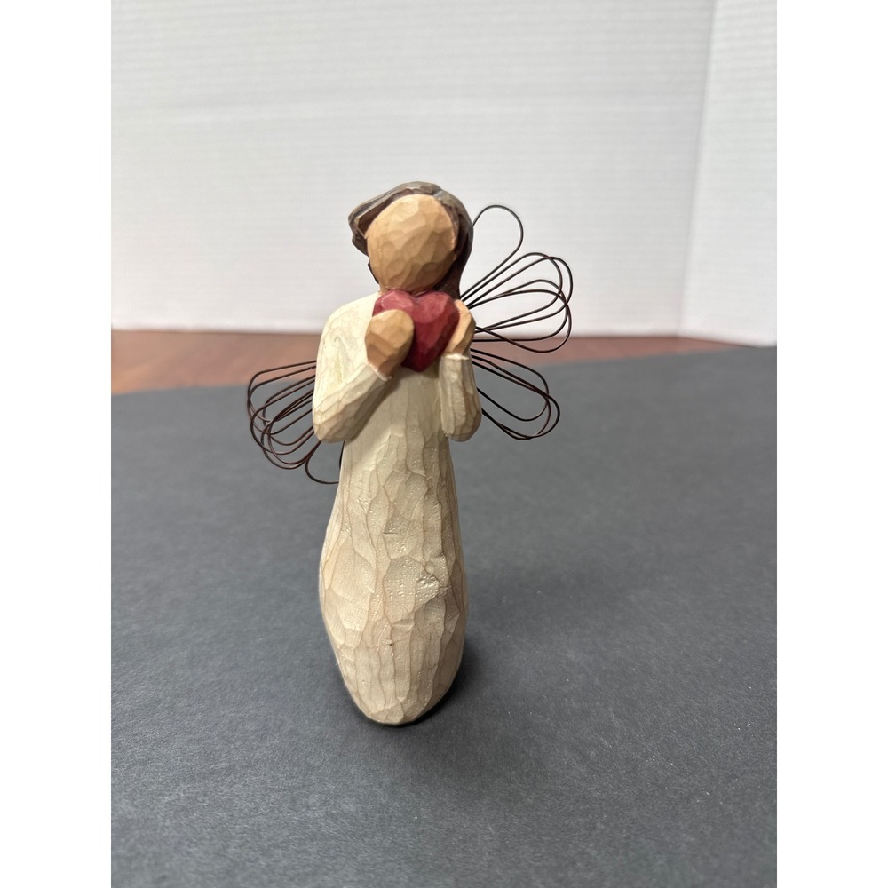 Willow Tree Angel of the Heart Figurine Susan Lordi DEMDACO 2000 Red Heart